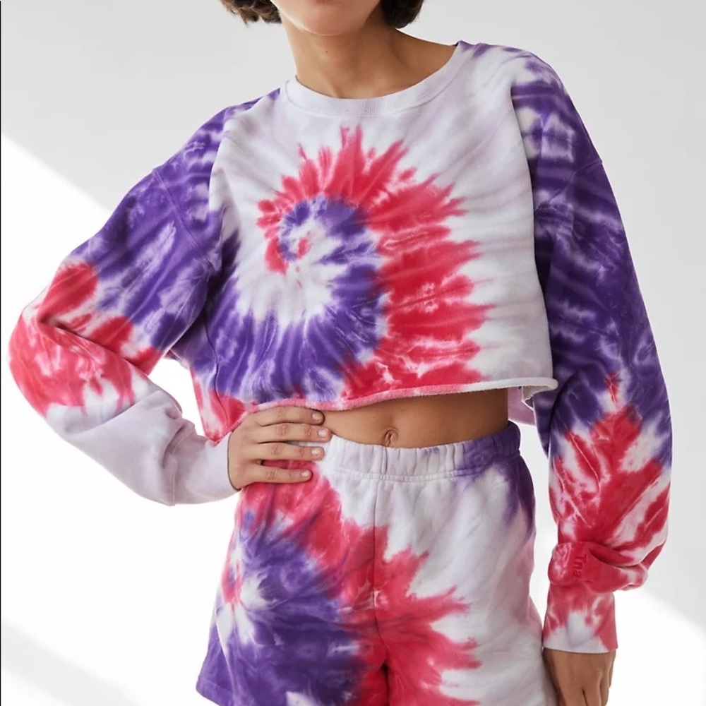 Aritzia cropped Tye dye sweatshirt